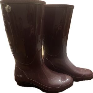 UGG Women's Eggplant ( purple )  Rain Boots size 8